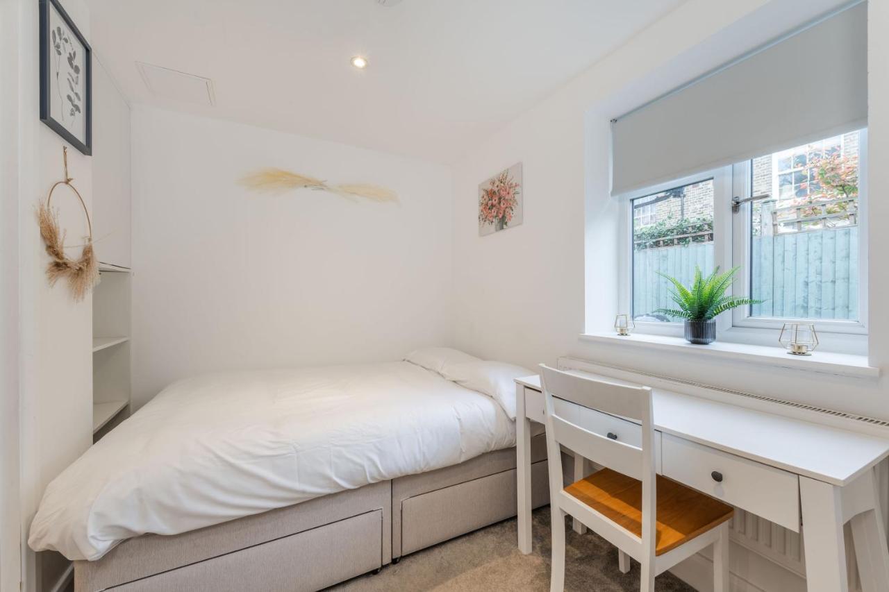 Three-Bedroom Bliss In London Town Exteriör bild