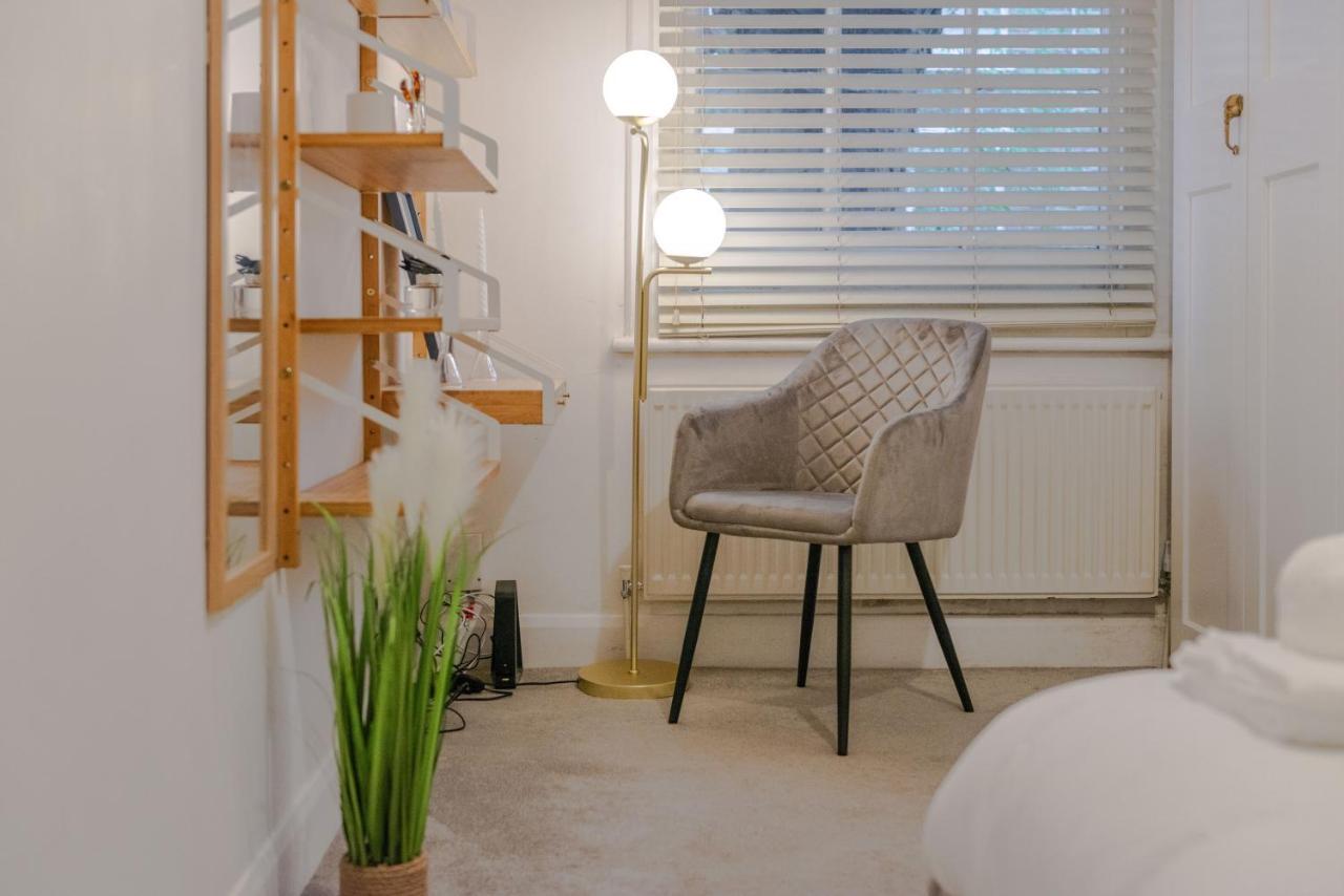 Three-Bedroom Bliss In London Town Exteriör bild