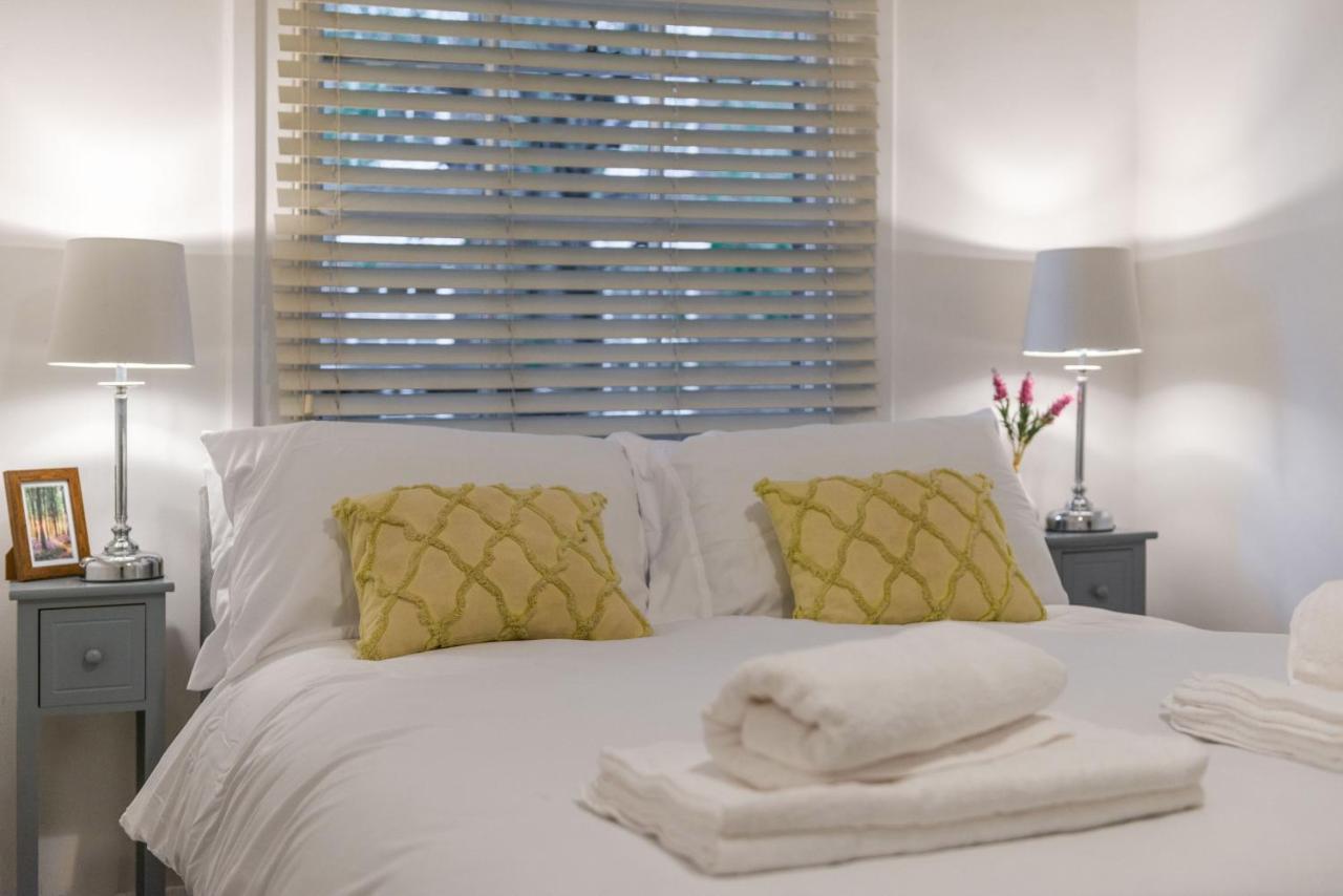Three-Bedroom Bliss In London Town Exteriör bild