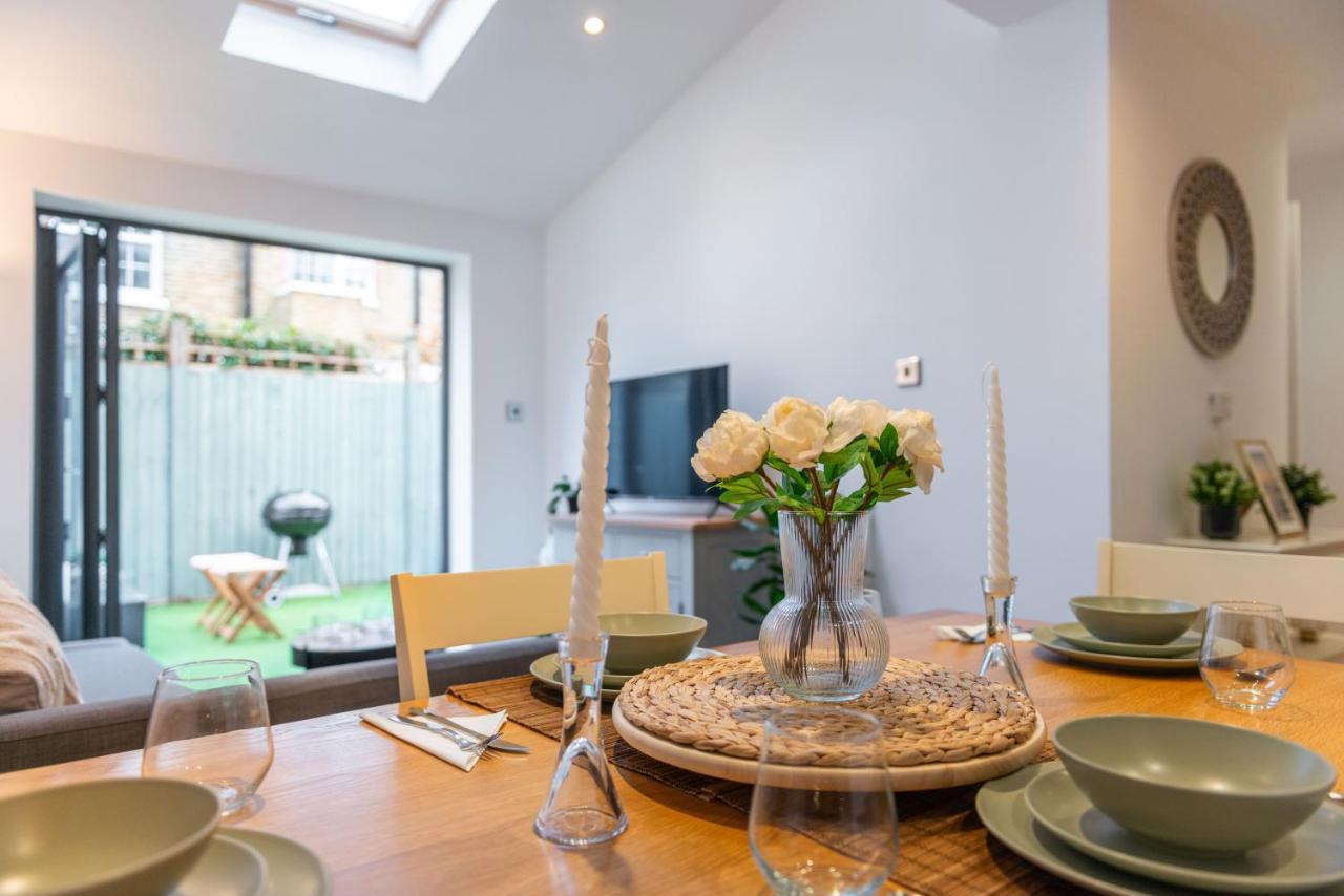 Three-Bedroom Bliss In London Town Exteriör bild