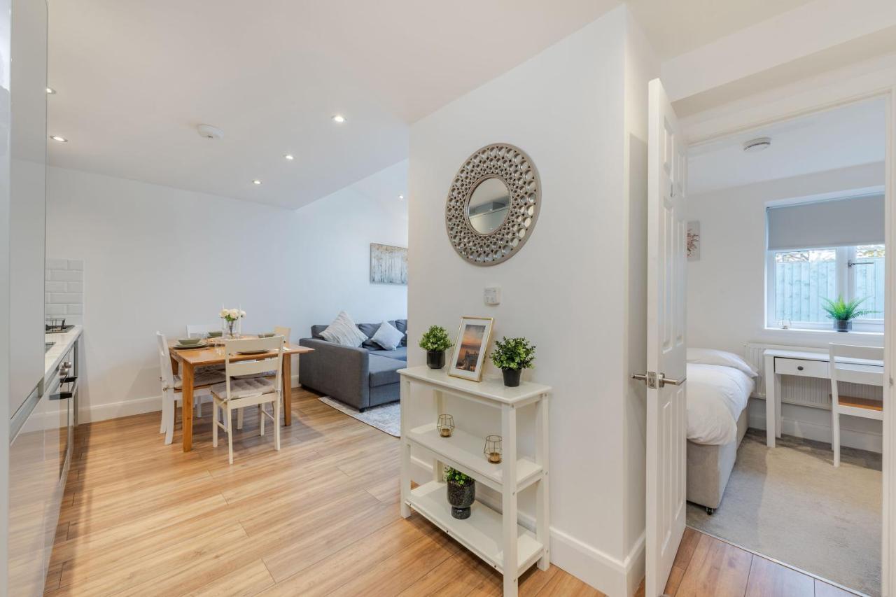 Three-Bedroom Bliss In London Town Exteriör bild
