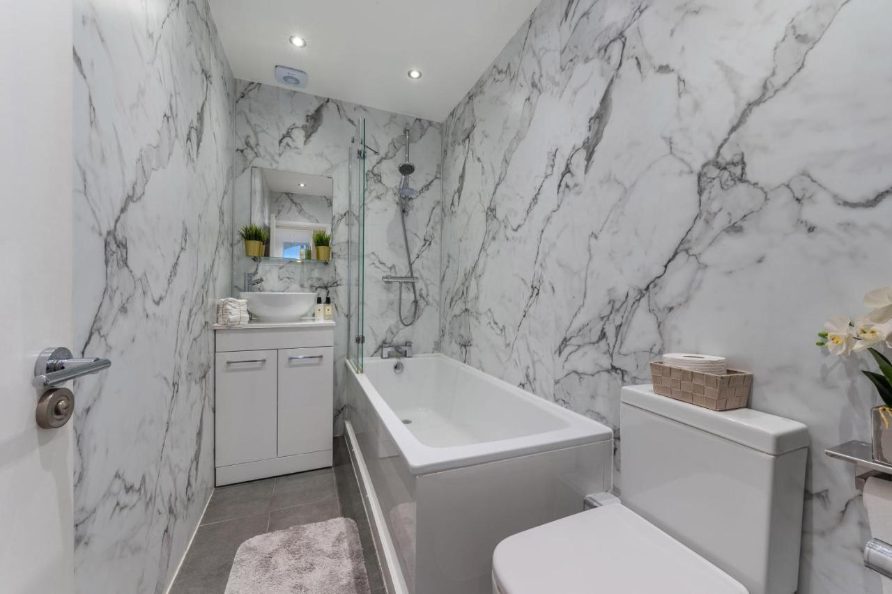 Three-Bedroom Bliss In London Town Exteriör bild