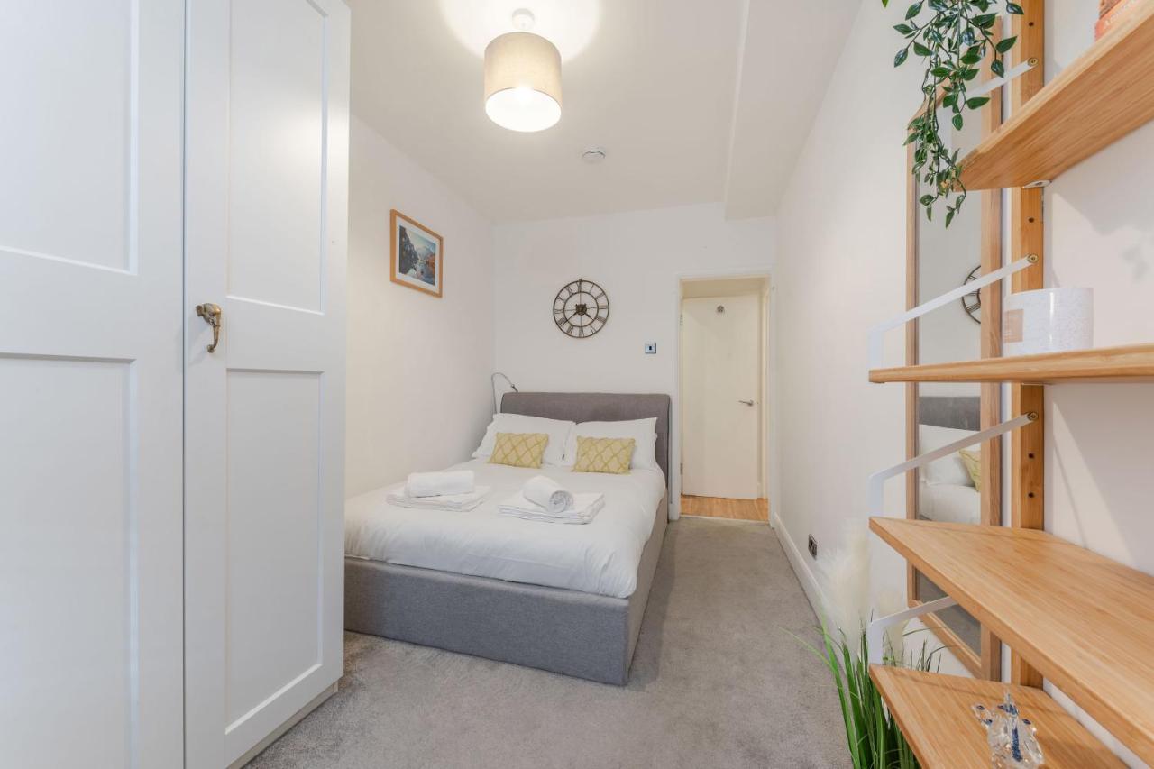 Three-Bedroom Bliss In London Town Exteriör bild